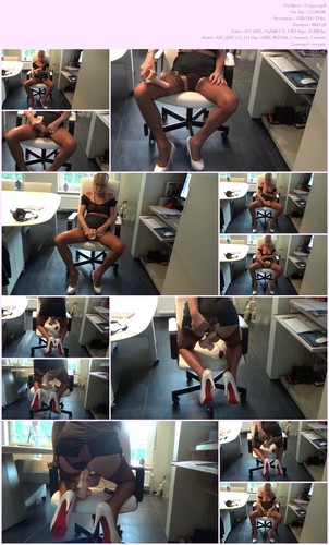 Amateur Granny Dildo | Kyra Amateur Granny Dildo | Kyra