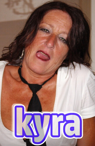 Amateur Granny Dildo | Kyra