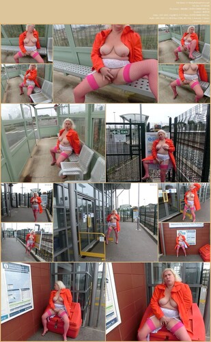 UK Slut Barby Railway Flashing plus PICS