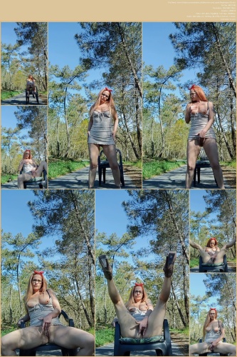 Meryl Outdoor Masturbation